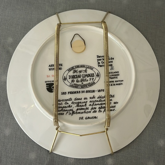 Vintage D’arceau Limoges Collector Plate “Sarah” Limoges Plate with Mounting Kit - Picture 11 of 12
